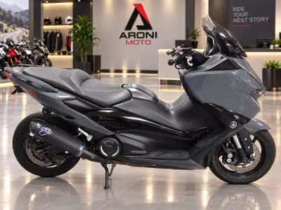 Yamaha T-Max 560 Tech Max (2021) usata