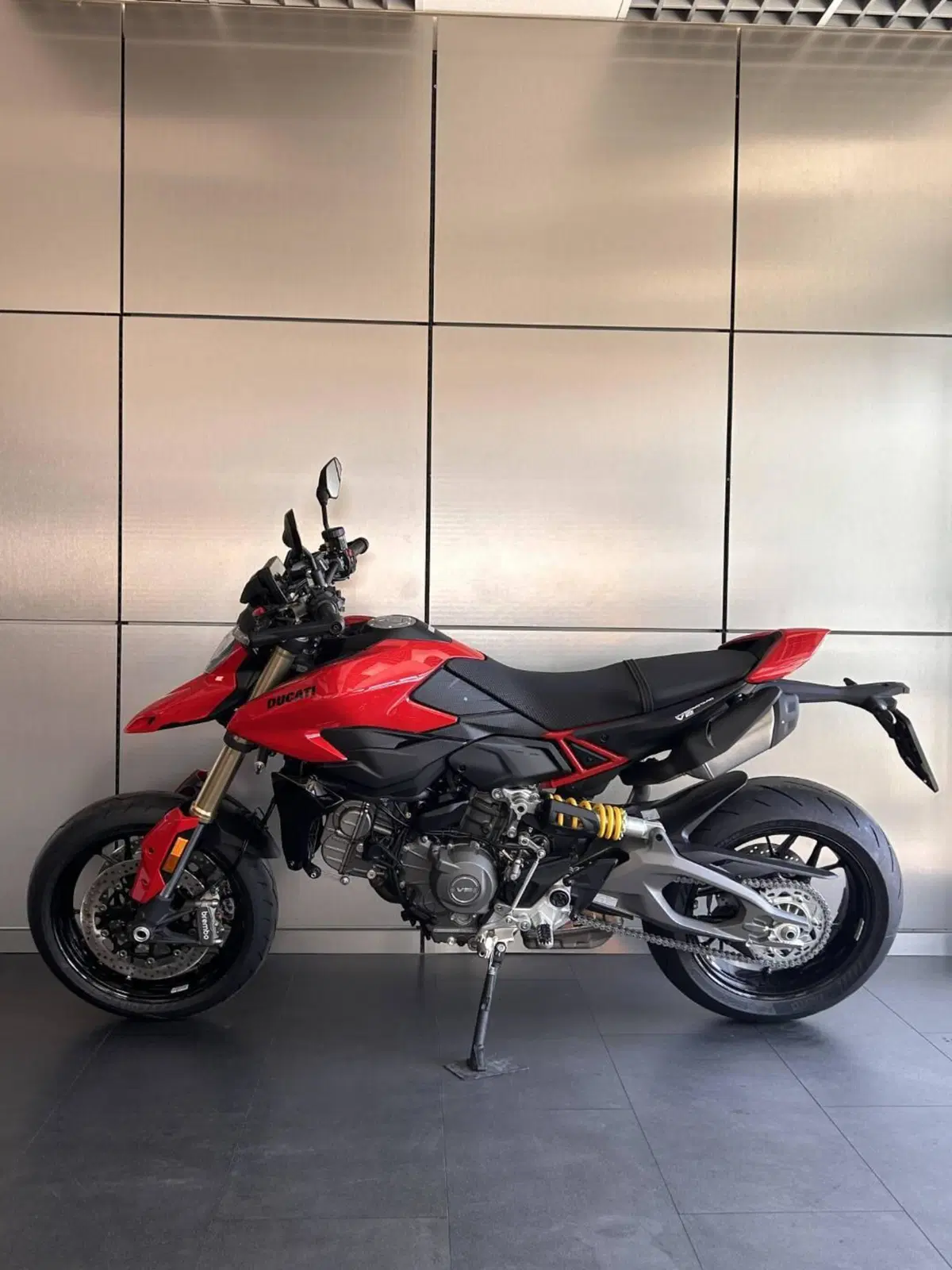 Ducati Hypermotard V2 (2026) (4)