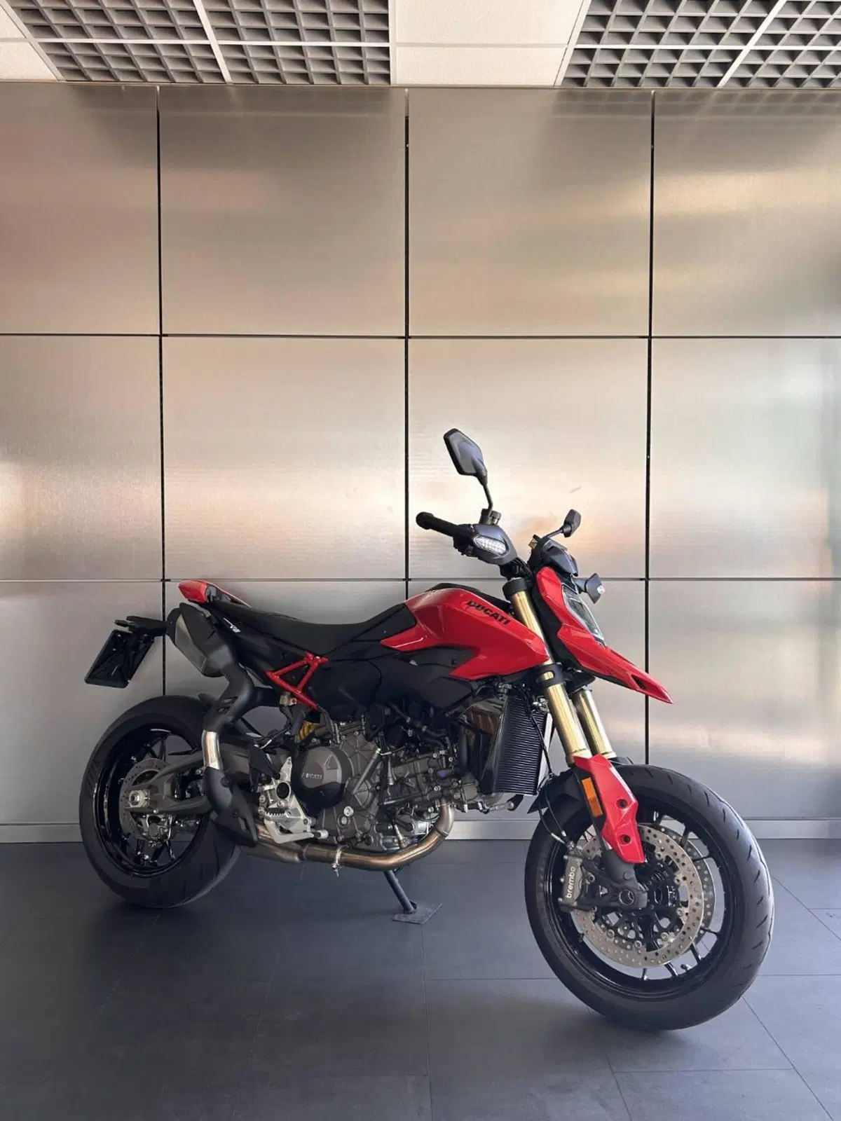 Ducati Hypermotard V2 (2026) (2)