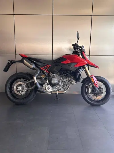 Ducati Hypermotard V2 (2026) usata