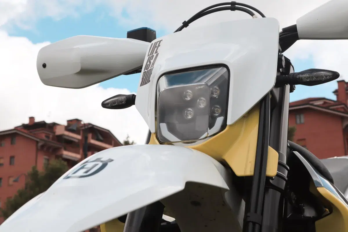 Husqvarna 701 Supermoto (2022) (4)