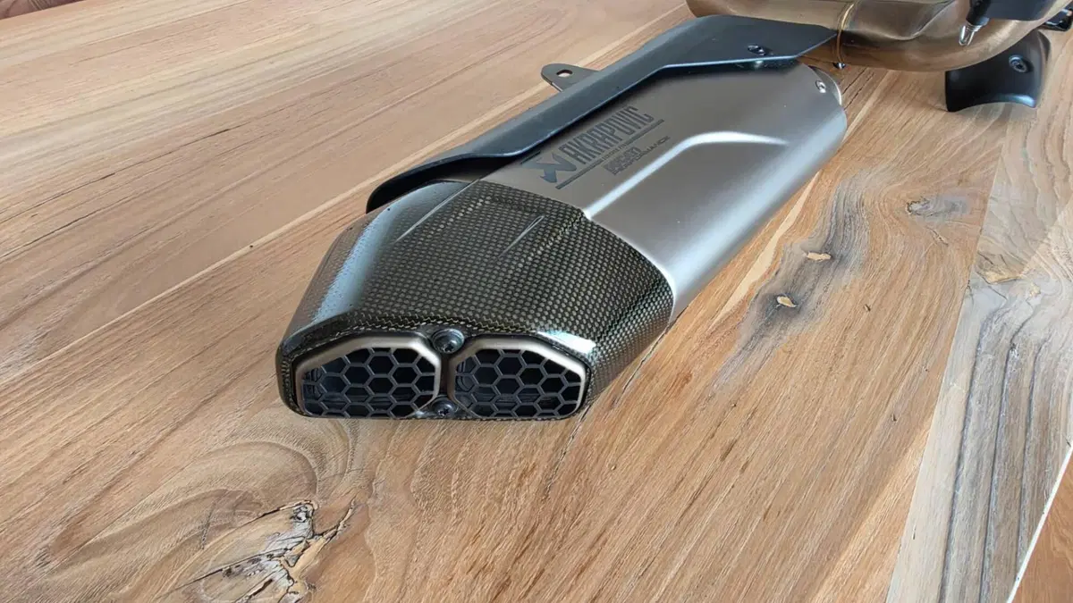 Scarico Racing Ducati by Akrapovic 96482501AA Mult (5)