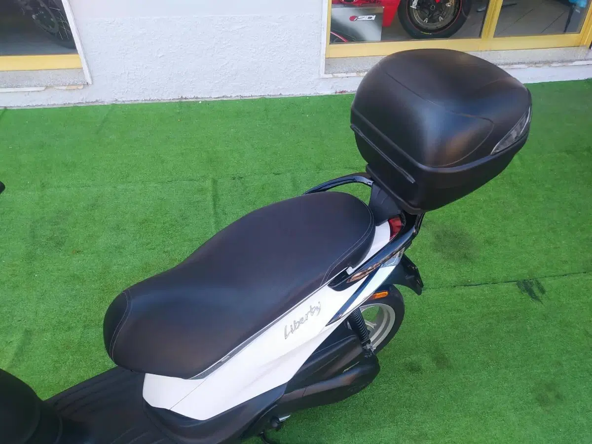 Piaggio Liberty 50 3V (2021 - 24) (7)
