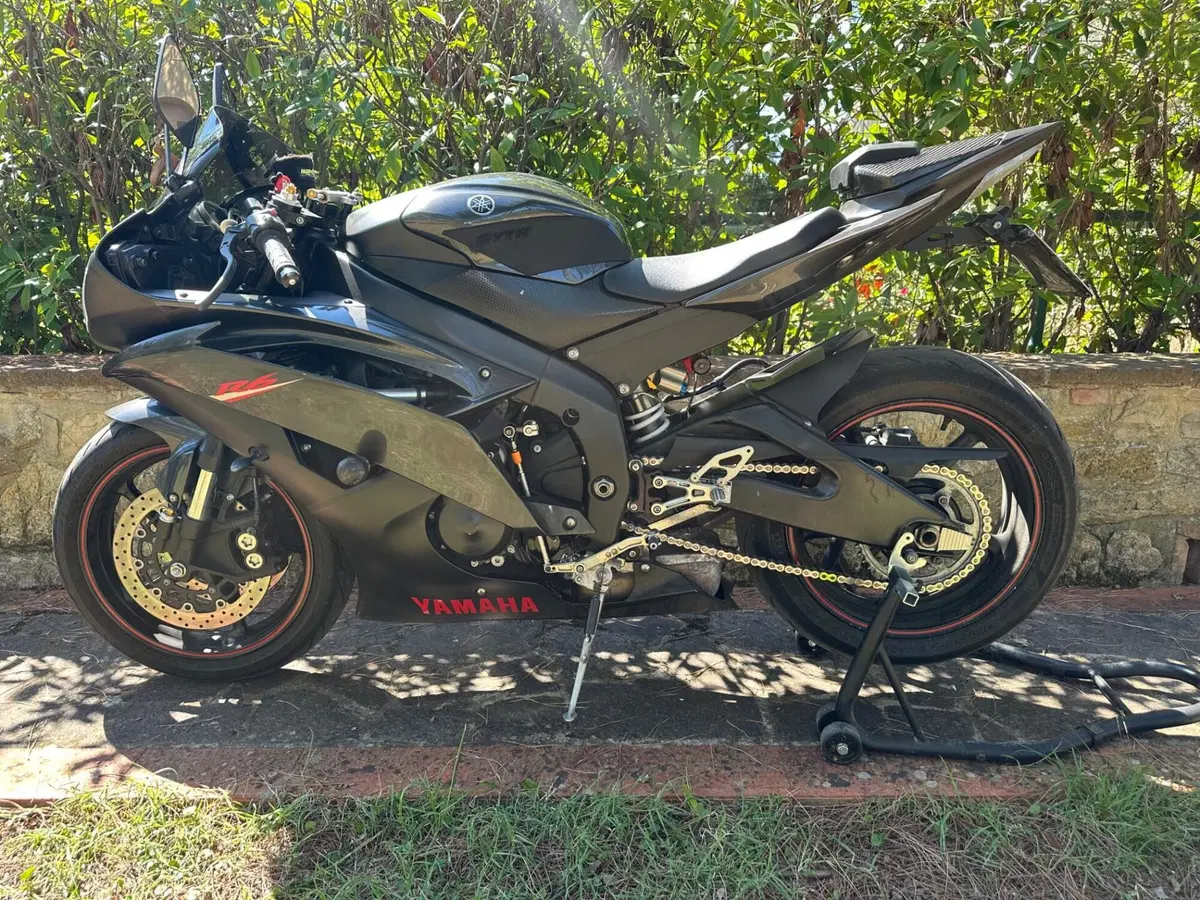 Yamaha YZF R6 (2008 - 09) (2)