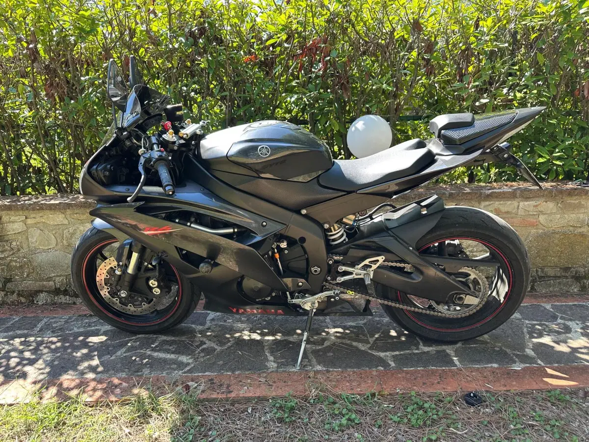 Yamaha YZF R6 (2008 - 09) (8)