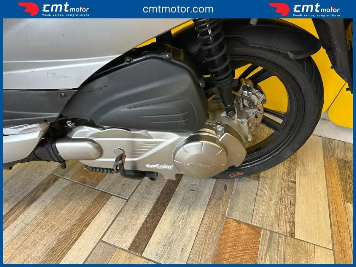Peugeot Tweet 125i (2017 - 20) (4)