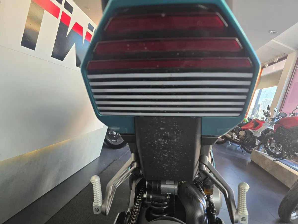 Norton Manx R Apex (2026) (9)
