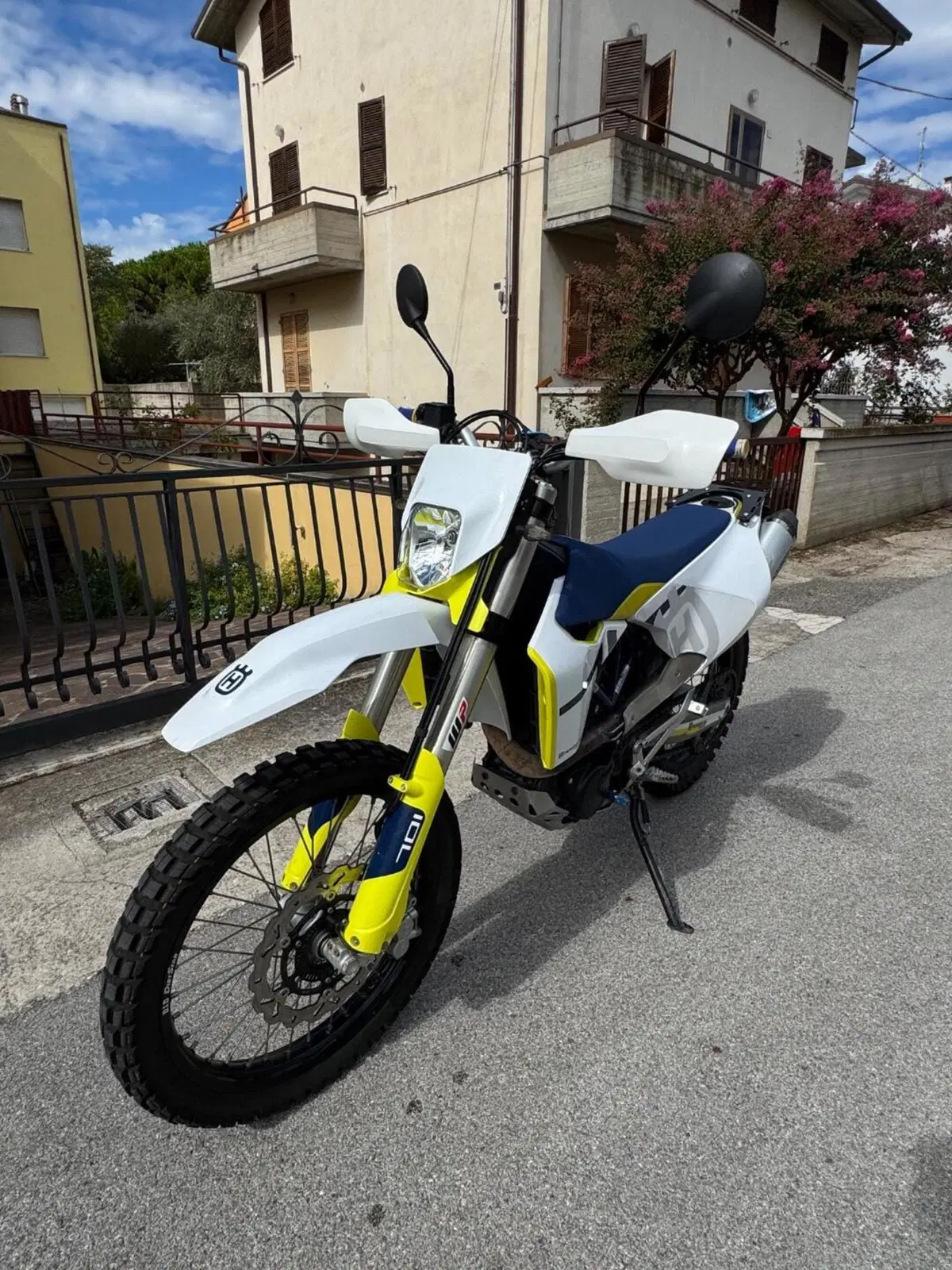 Husqvarna 701 Enduro (2021) (2)