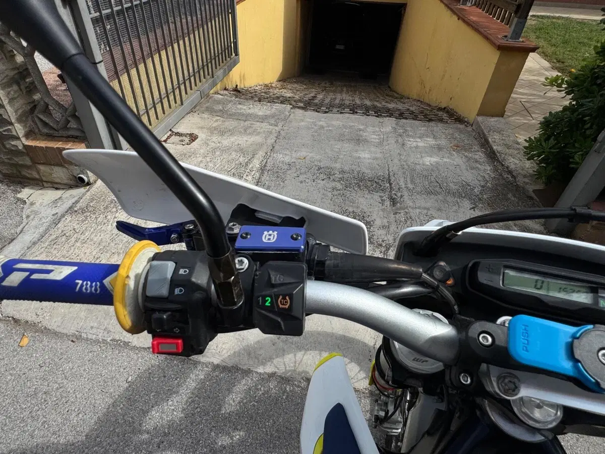 Husqvarna 701 Enduro (2021) (5)