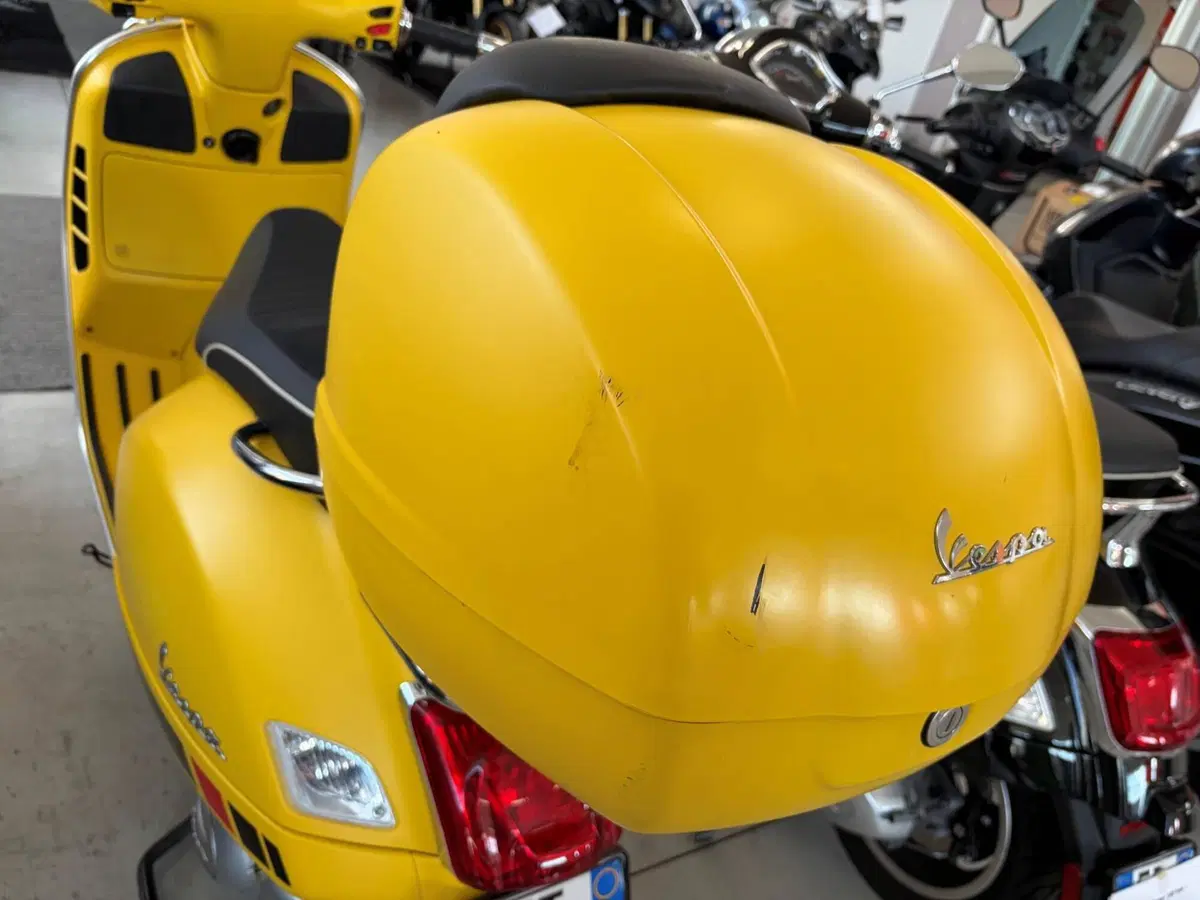 Vespa GTS 300 Super Sport (2017 - 19) (4)