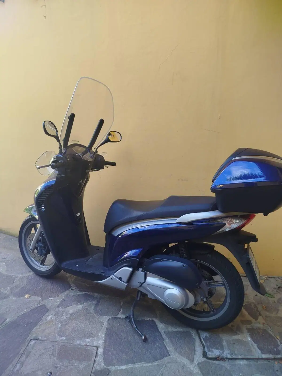 Honda SH 125 i (2009 - 12) (2)