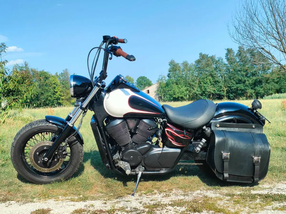 Honda VT 750 C Shadow Monotone (1997 - 01) (2)