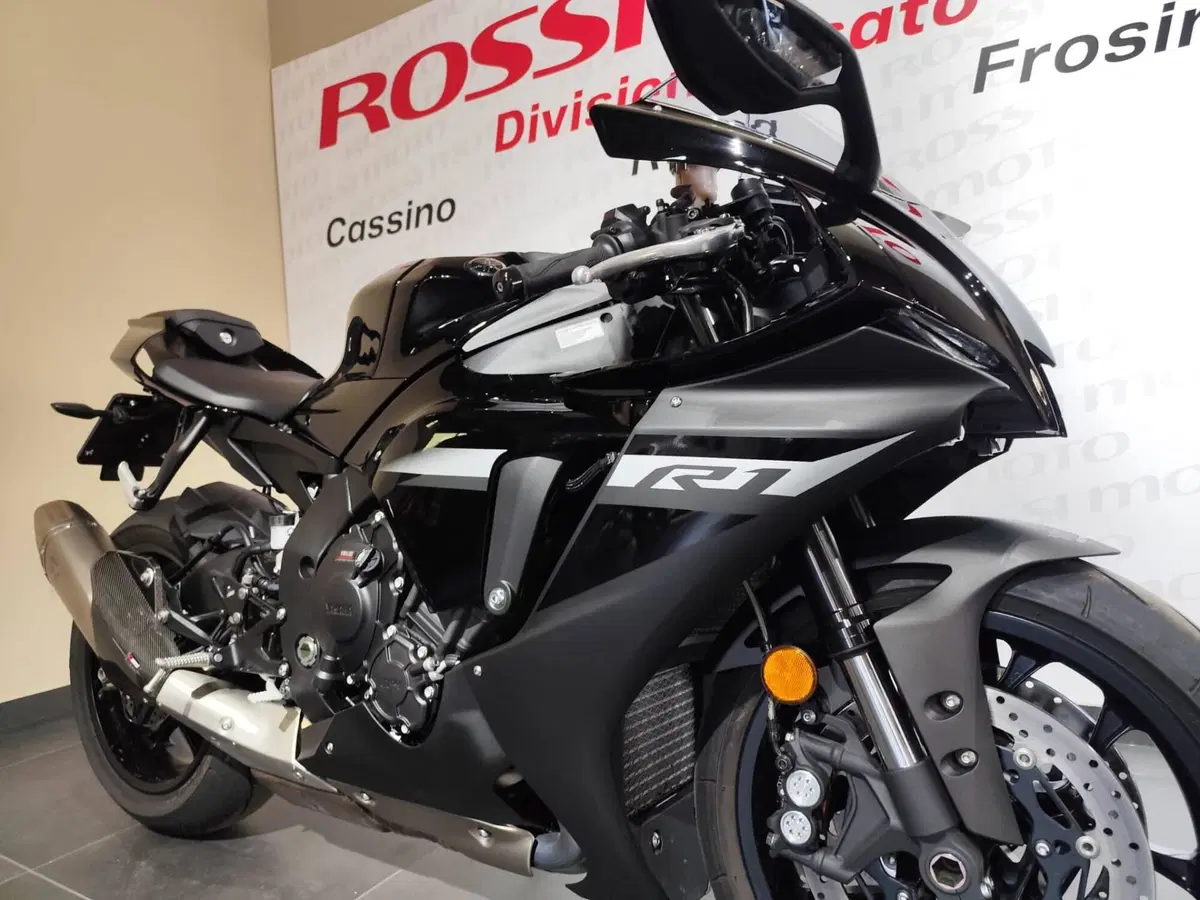 Yamaha YZF R1 (2020 - 25) (4)