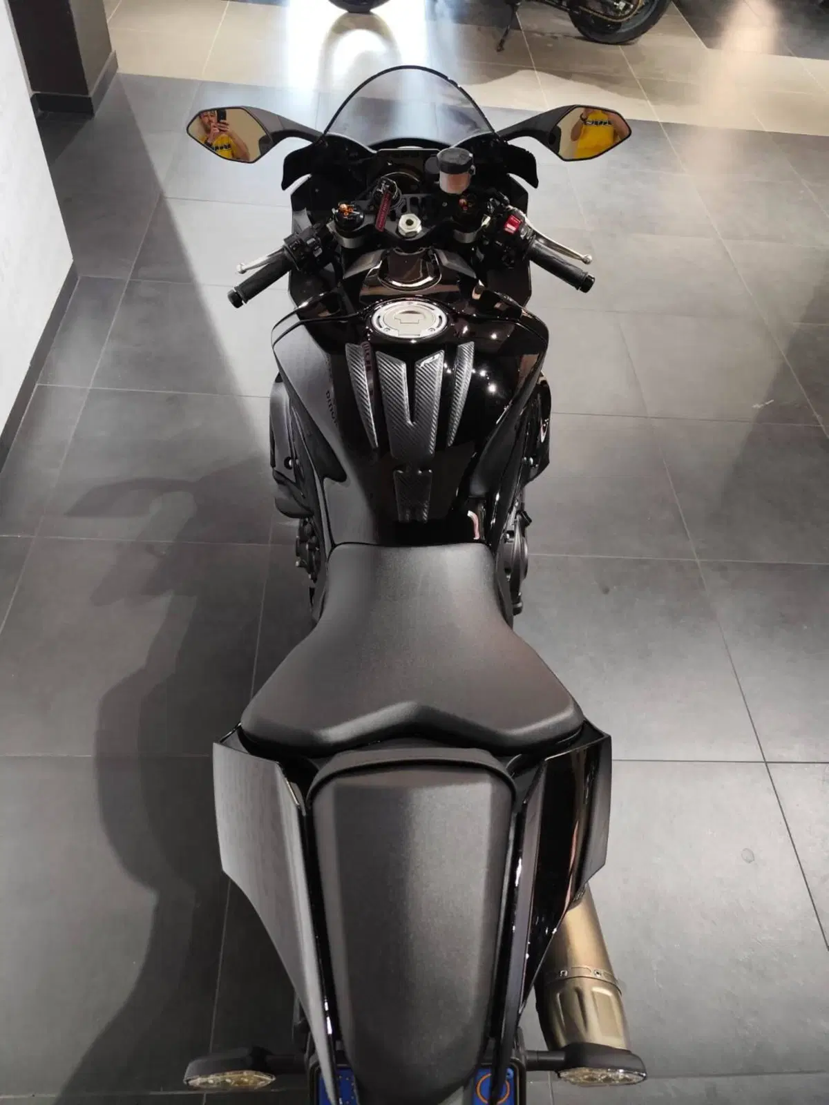 Yamaha YZF R1 (2020 - 25) (8)