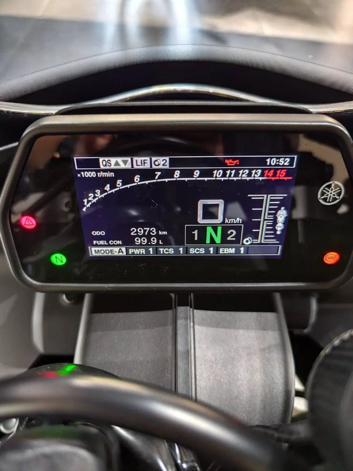 Yamaha YZF R1 (2020 - 25) (9)