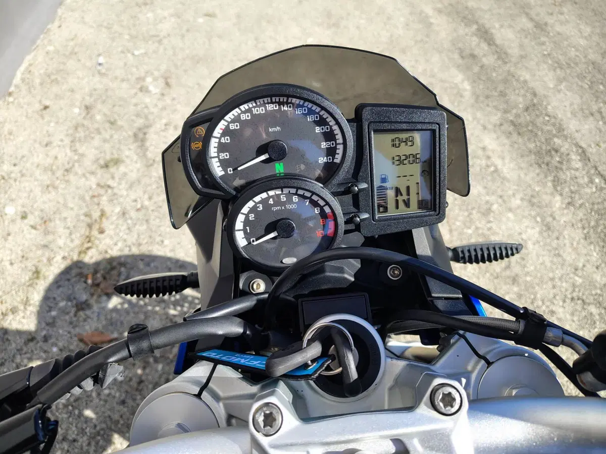 Bmw F 800 R (2015 - 16) (5)