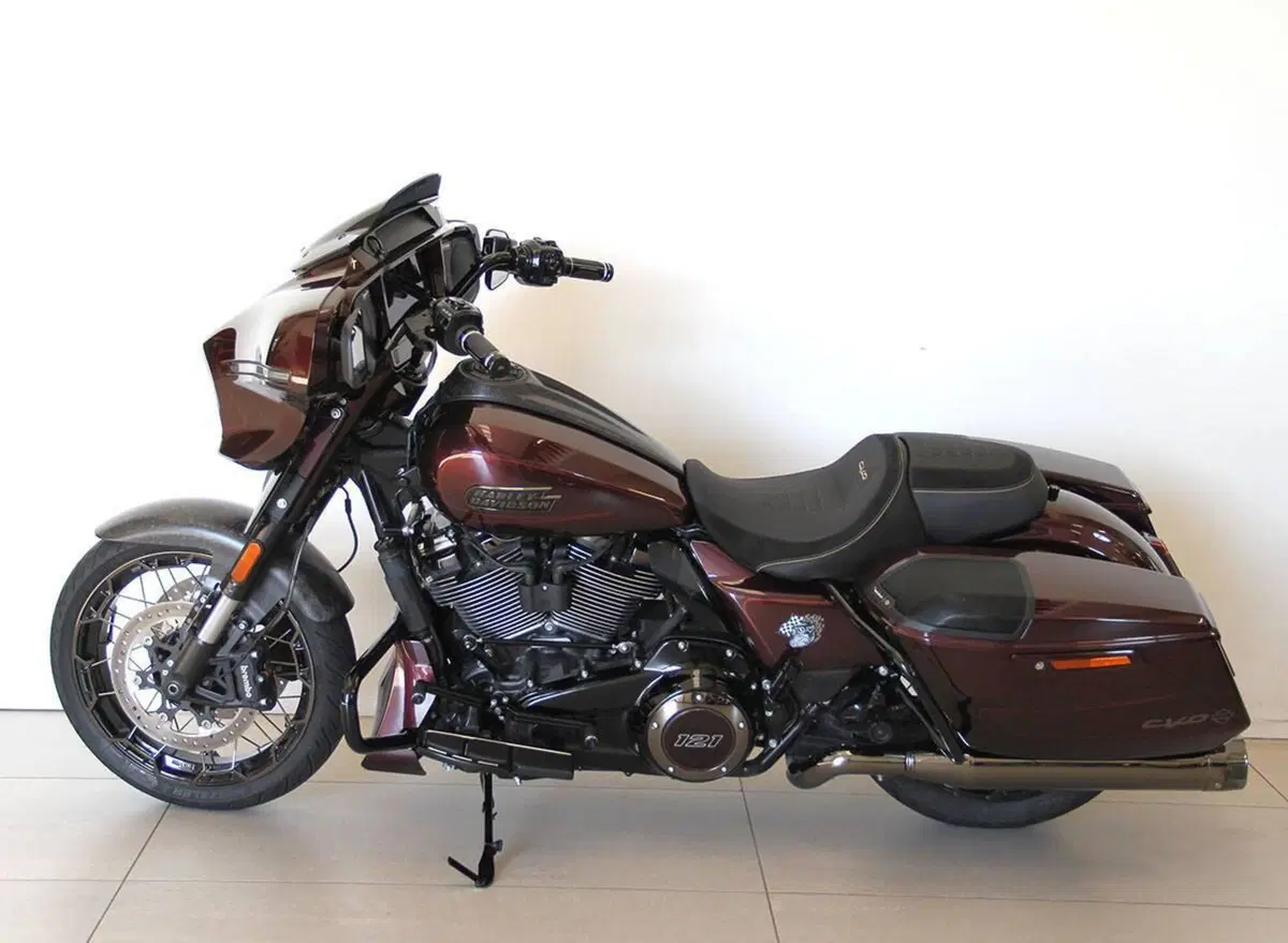 Harley-Davidson CVO Street Glide (2024) (13)