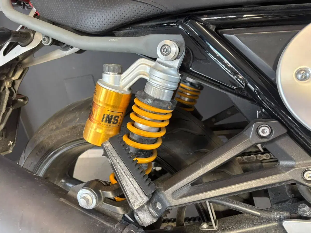 Yamaha XJR 1300 60th Anniversary (2015 - 16) (3)