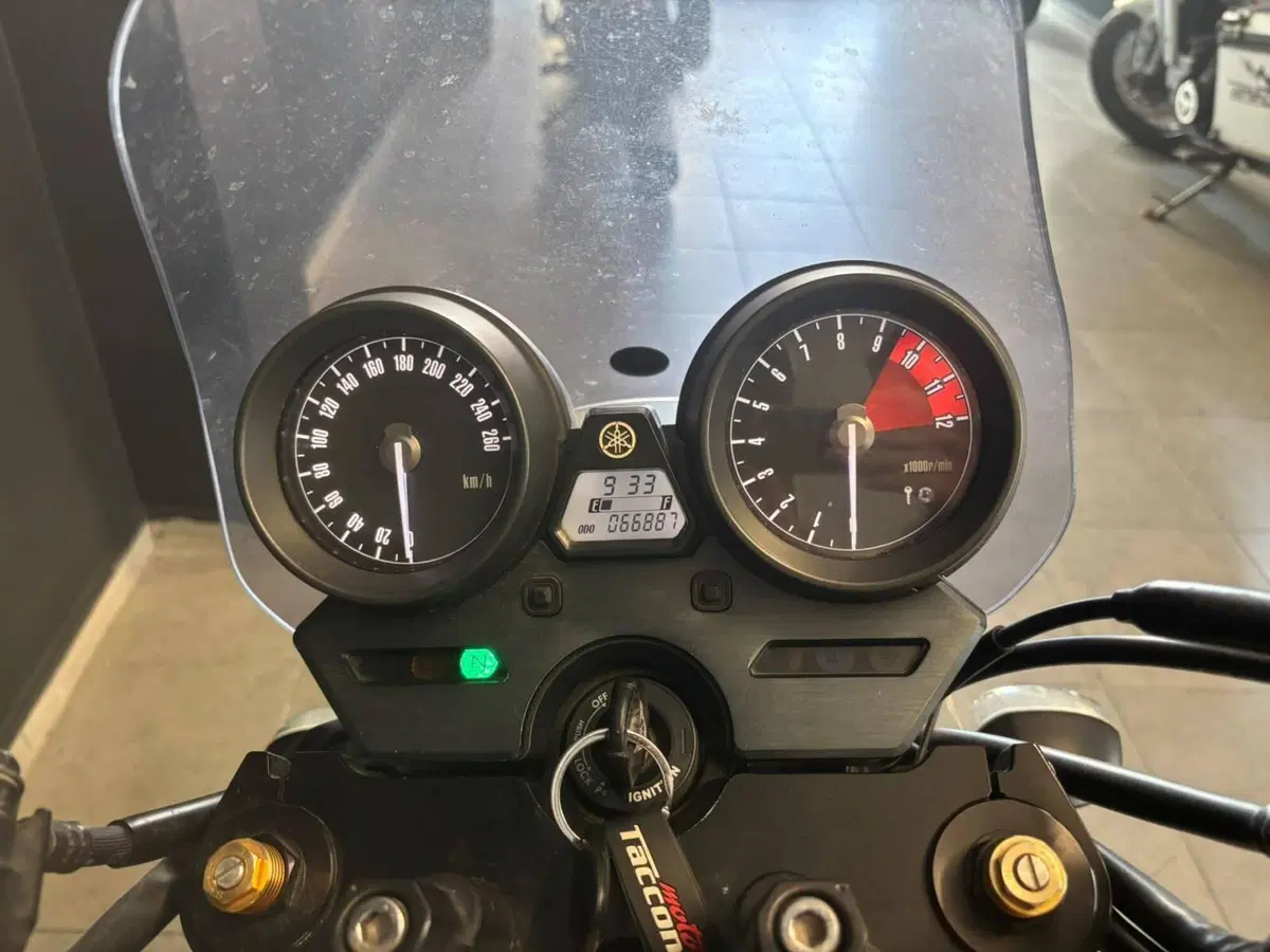Yamaha XJR 1300 60th Anniversary (2015 - 16) (5)