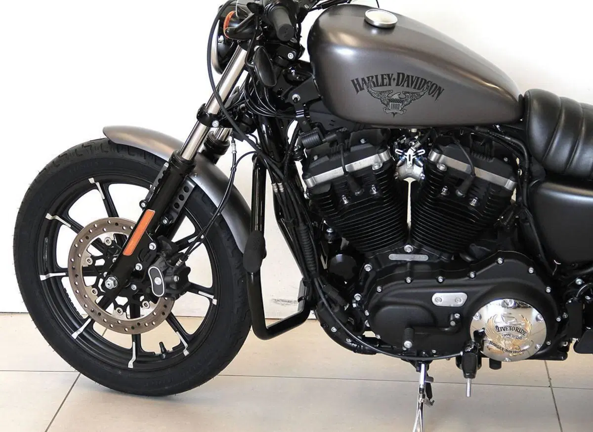Harley-Davidson 883 Iron (2017 - 20) - XL 883N (10)
