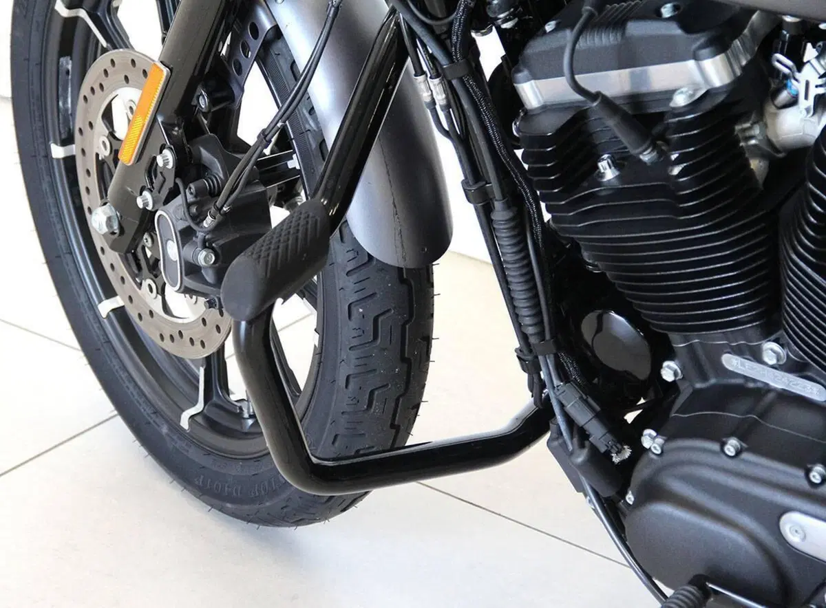 Harley-Davidson 883 Iron (2017 - 20) - XL 883N (14)