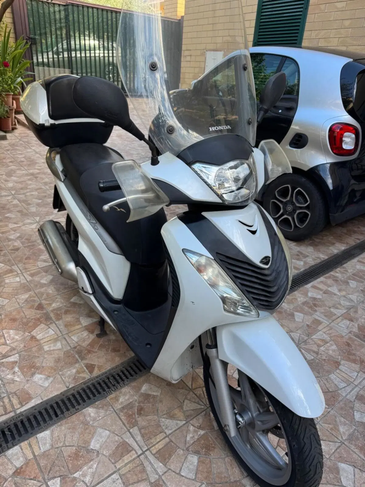 Honda SH 150i (2009 - 12) (4)