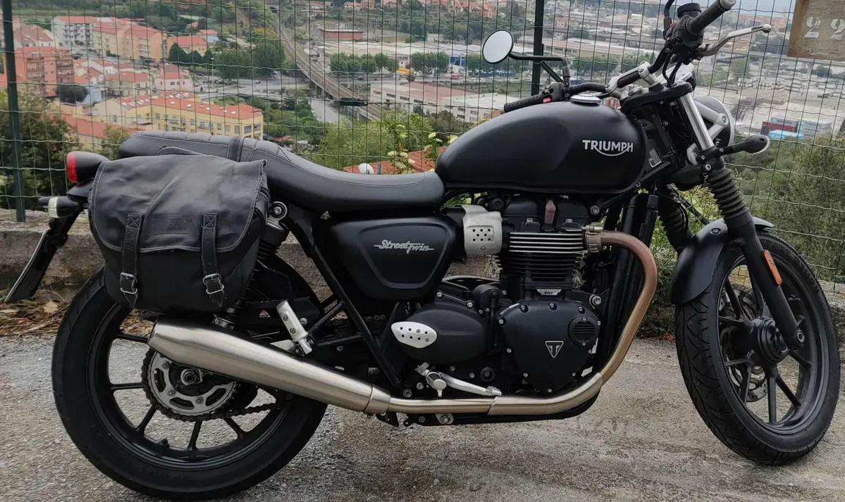 Triumph Street Twin 900 (2017 - 18) (2)