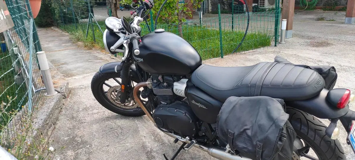 Triumph Street Twin 900 (2017 - 18) (4)