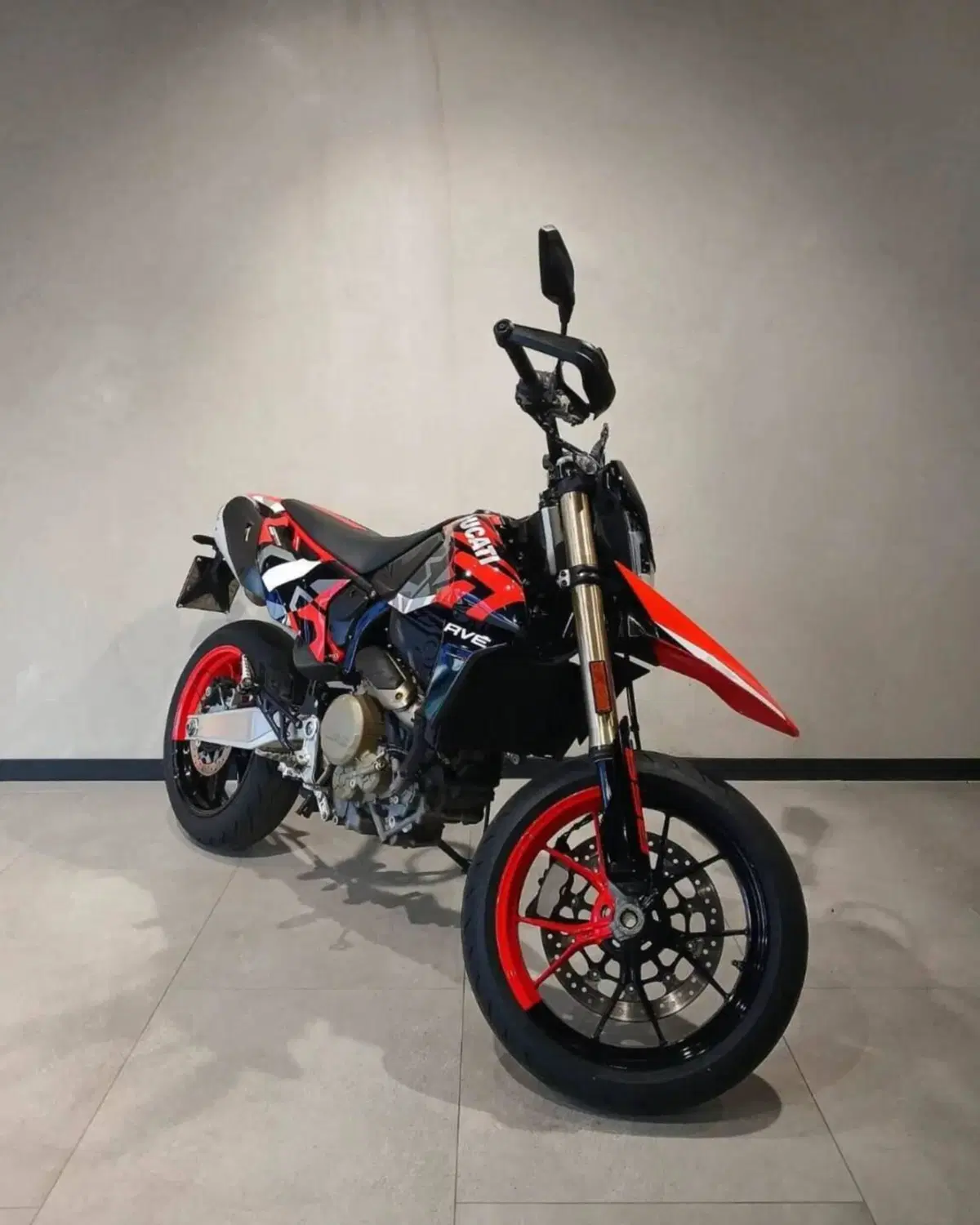 Ducati Hypermotard 698 Mono RVE (2024 - 26) (2)