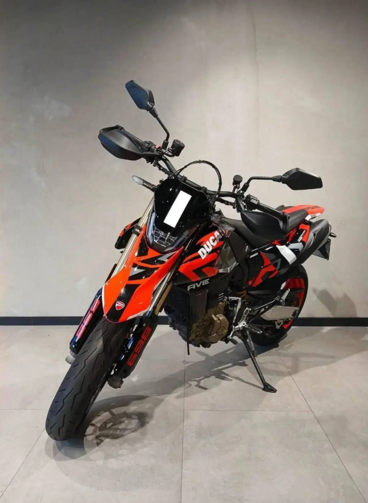 Ducati Hypermotard 698 Mono RVE (2024 - 26) (4)