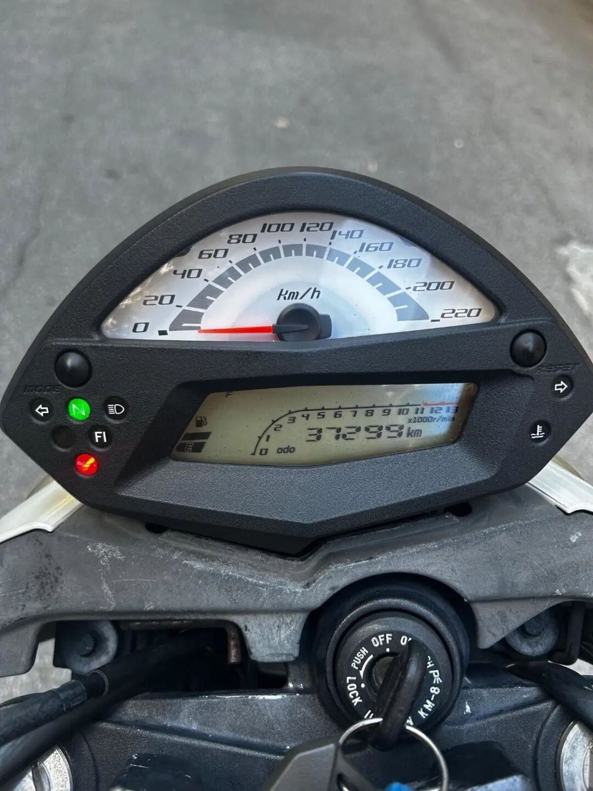 Kawasaki ER-6N (2009 - 11) (6)