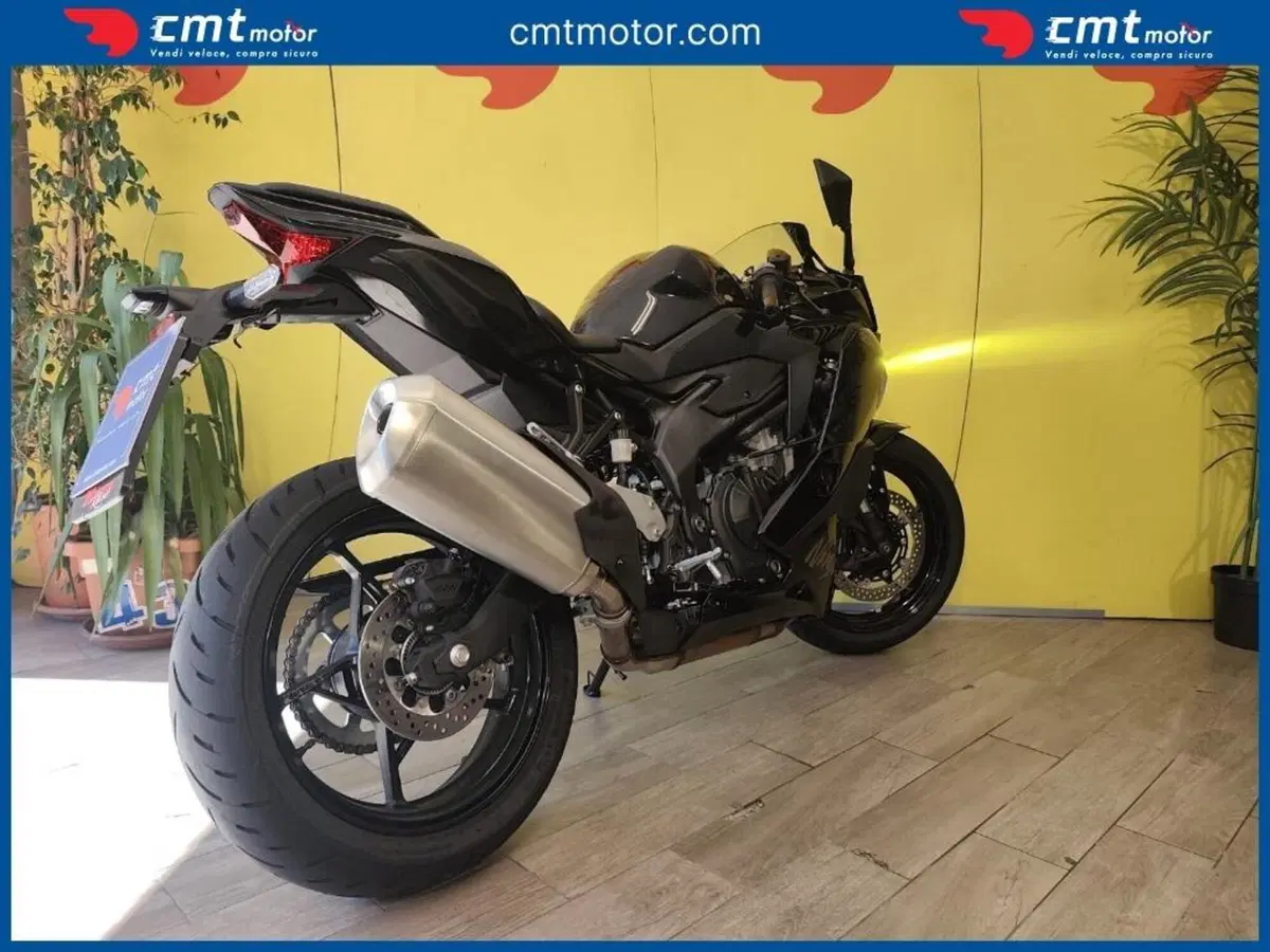 Kawasaki Ninja ZX-4R (2024 - 26) (8)