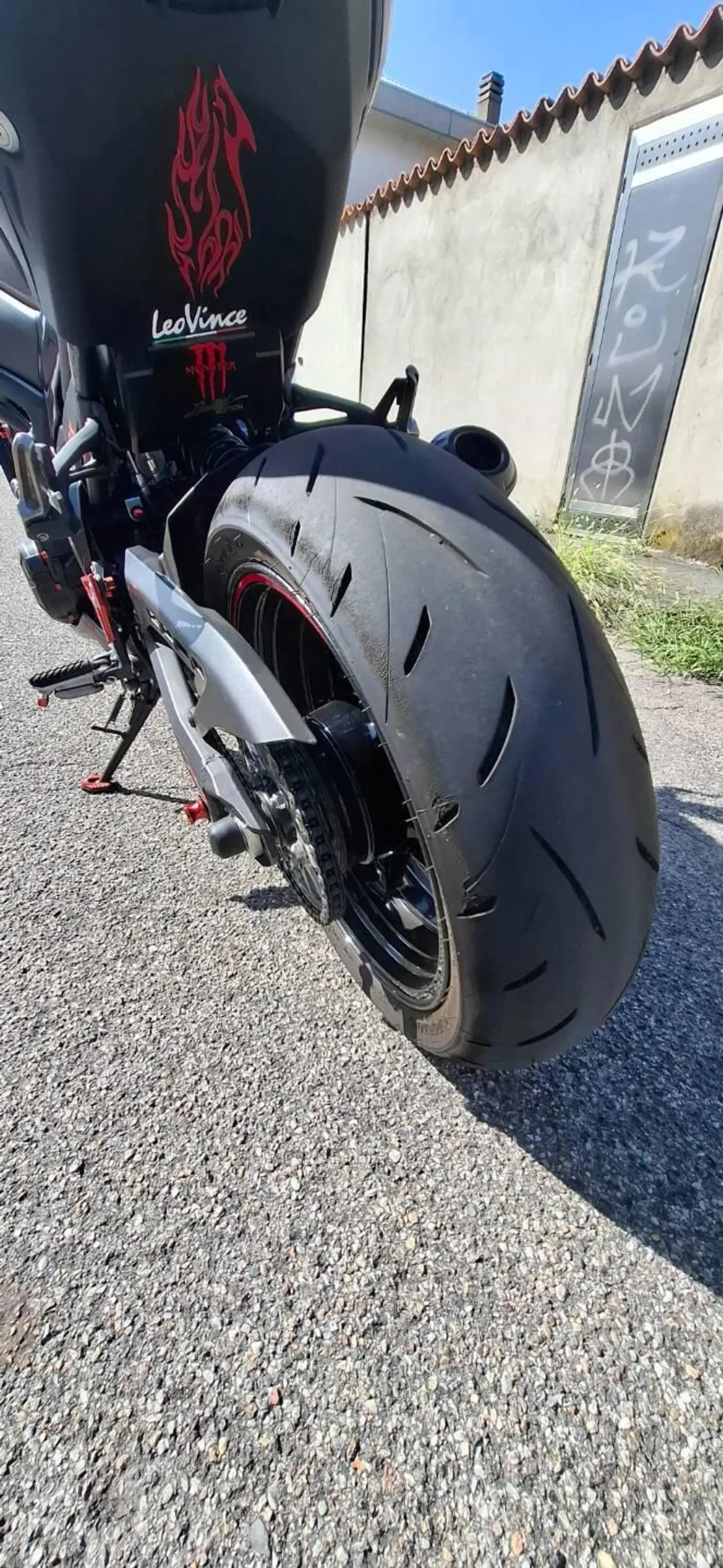 Kawasaki Z 900 SE (2022 - 24) (10)