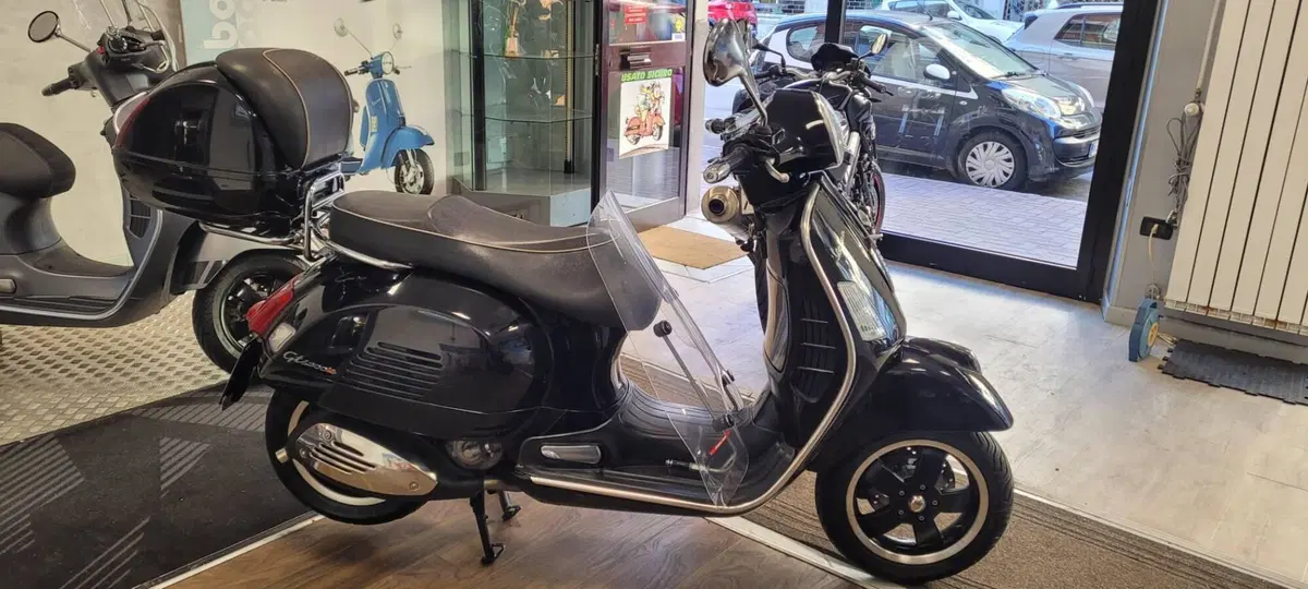 Vespa GTS 300 Super (2008 - 16) (2)