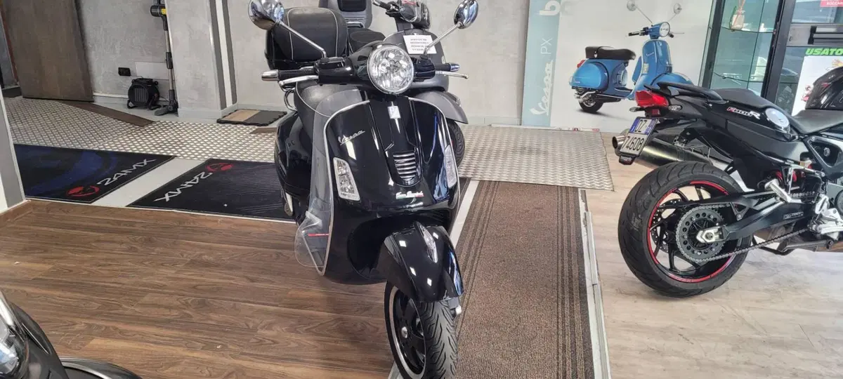 Vespa GTS 300 Super (2008 - 16) (3)