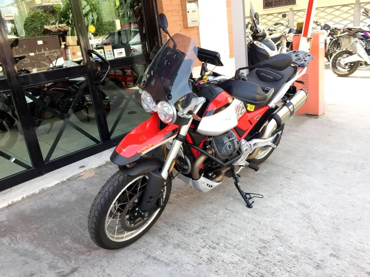 Moto Guzzi V85 TT (2024 - 26) (4)