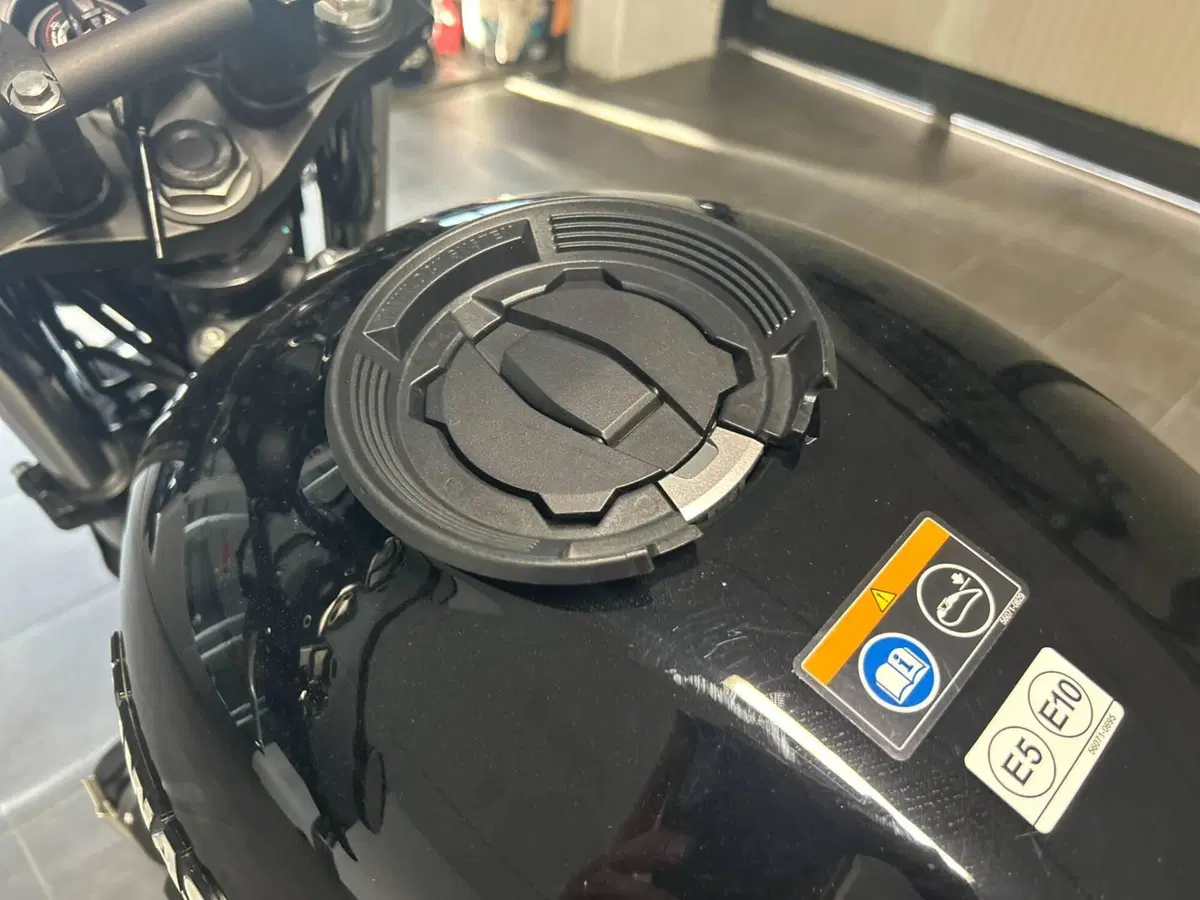 Kawasaki Z 650 RS (2025 - 26) (9)