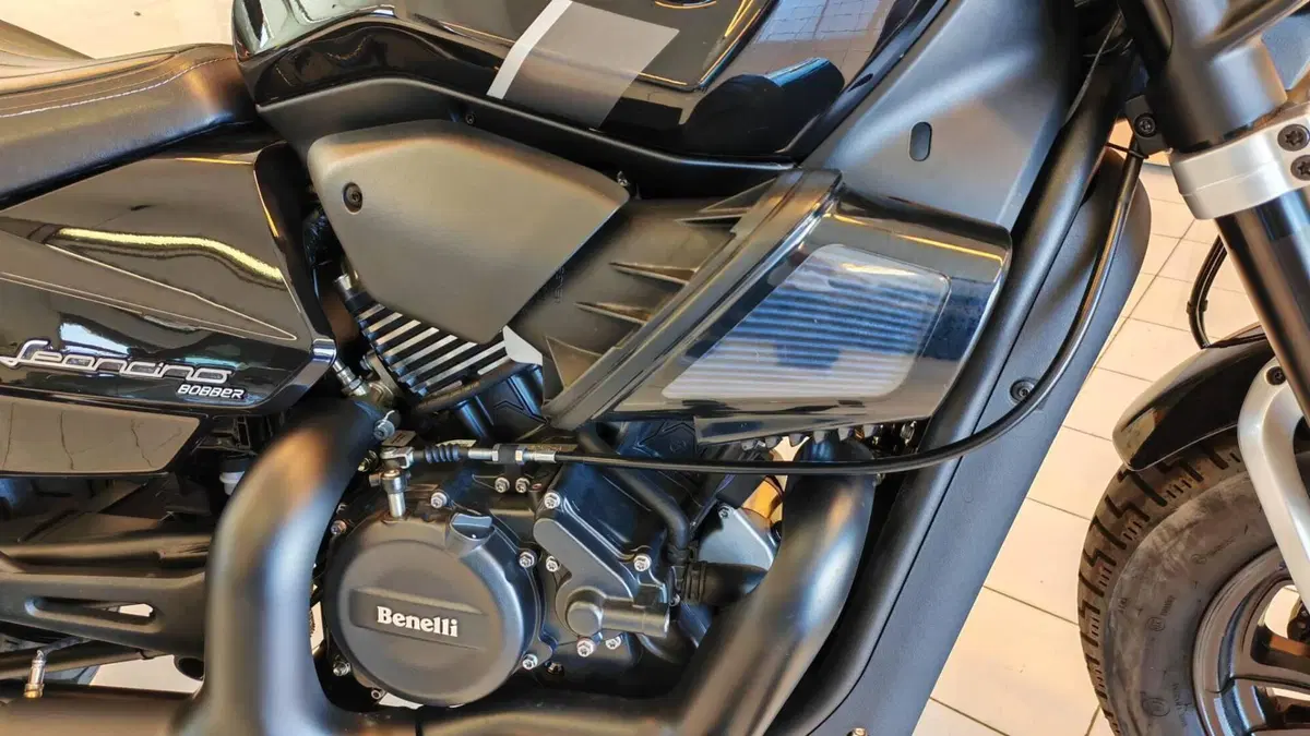 Benelli Leoncino 400 Bobber (2026) (3)