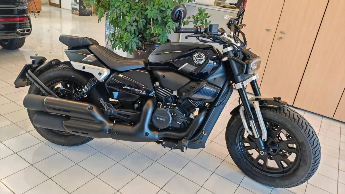Benelli Leoncino 400 Bobber (2026) (7)