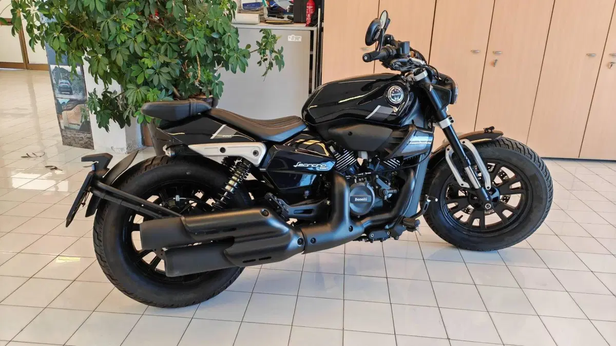 Benelli Leoncino 400 Bobber (2026) (10)