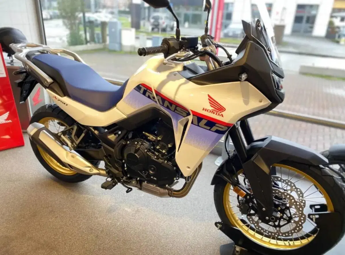 Honda Transalp XL750 (2025) (3)