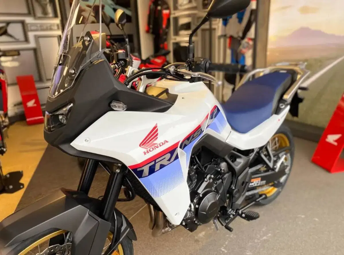 Honda Transalp XL750 (2025) (4)