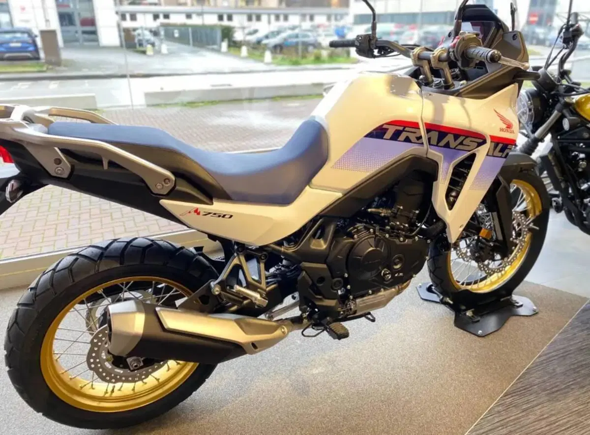 Honda Transalp XL750 (2025) (2)