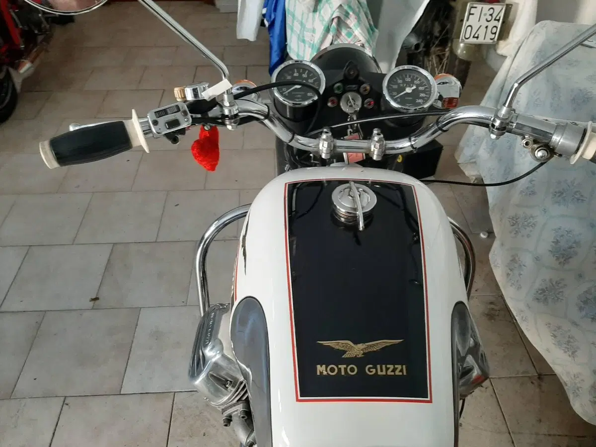 Moto Guzzi V7 special (4)