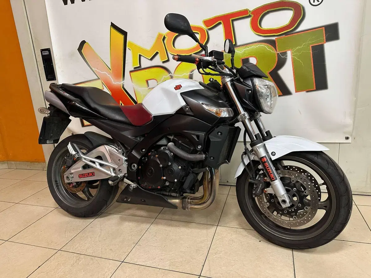 Suzuki GSR 600 (2006 - 11) (2)