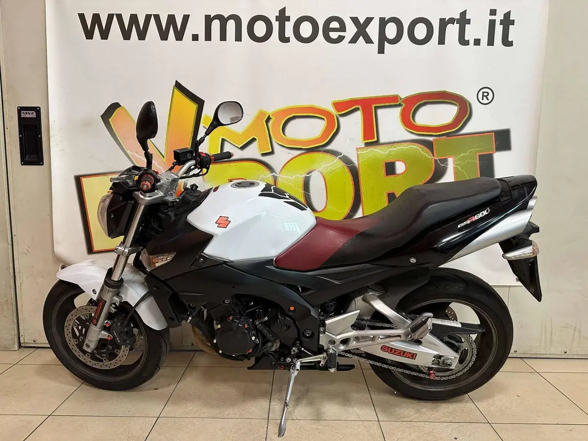 Suzuki GSR 600 (2006 - 11) (3)