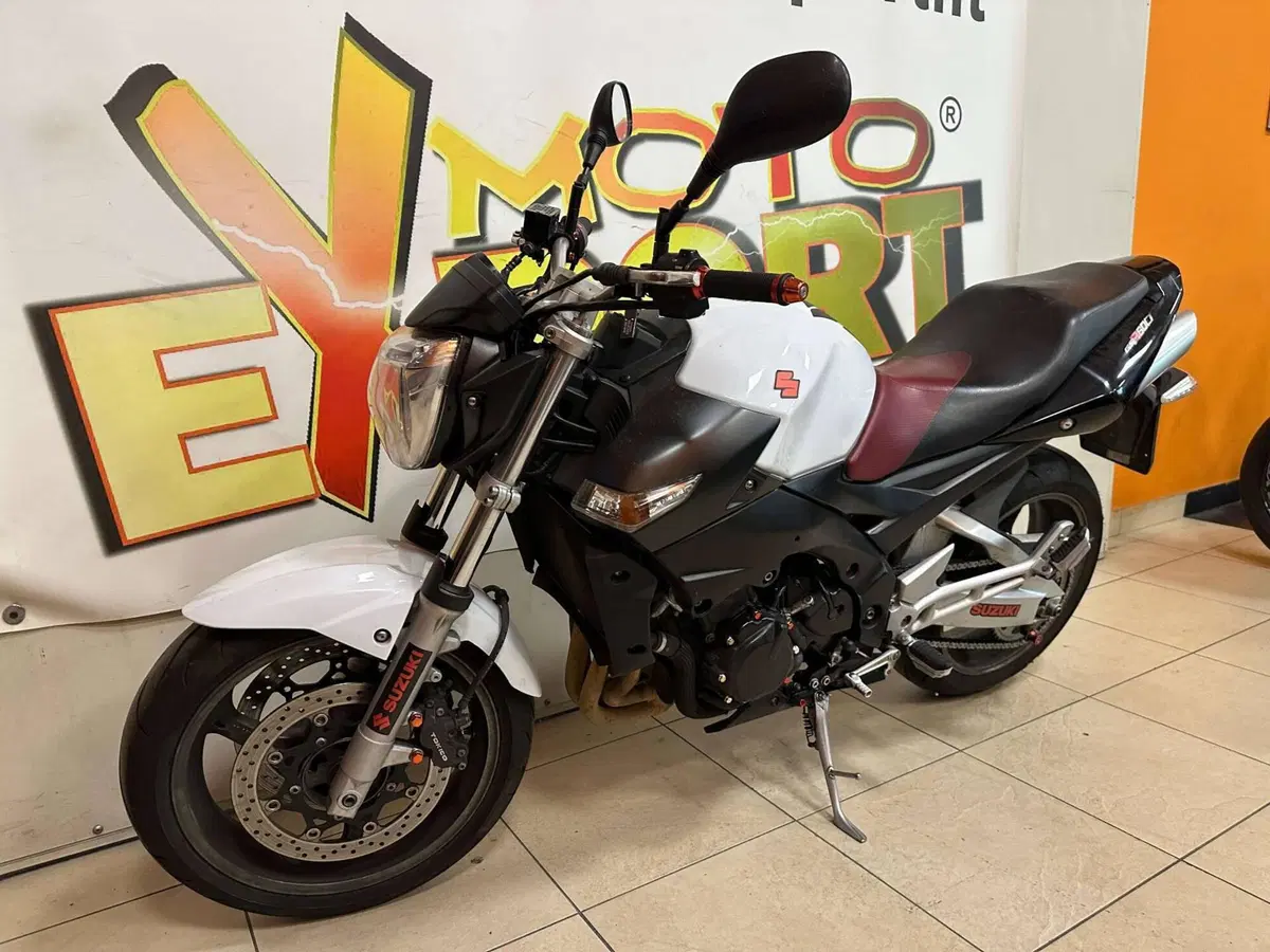 Suzuki GSR 600 (2006 - 11) (4)