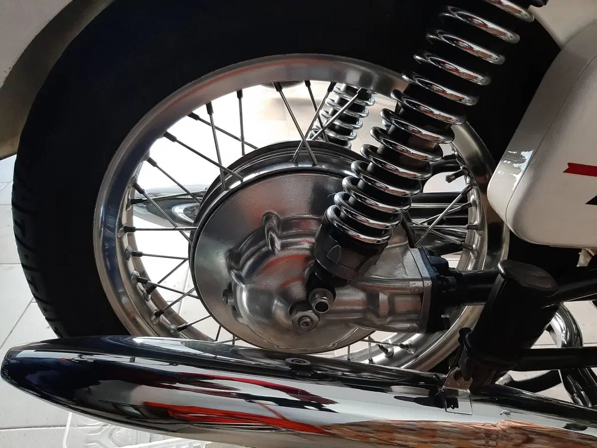 Moto Guzzi V7 special (7)