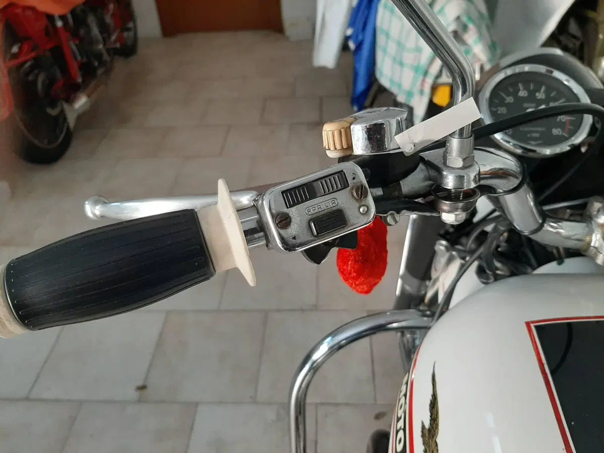 Moto Guzzi V7 special (8)