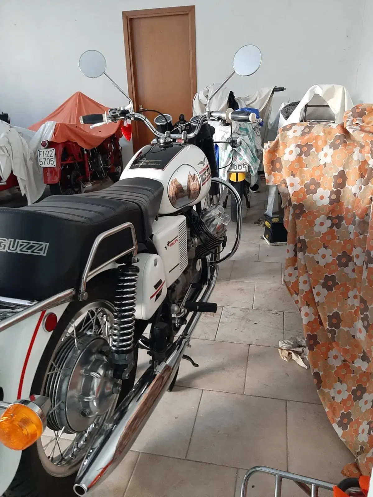 Moto Guzzi V7 special (9)